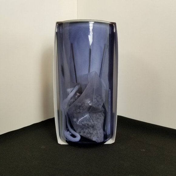 Wild Sage™ Self-Watering Hydroponic Oregano Blue Glass Vase Grow Kit - Picture 3 of 3